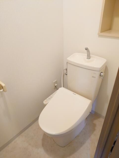 トイレ　清潔感のあるトイレです