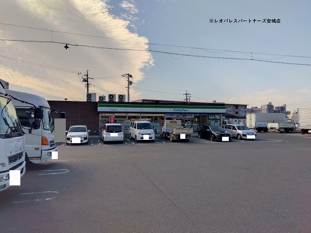 コンビニ　ファミリーマート知立東海道店（コンビニ）まで631m