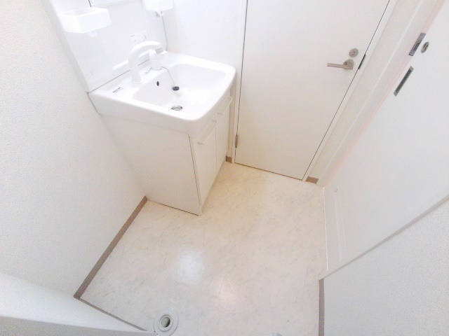 洗面設備　脱衣スペースがあるのは嬉しいですね