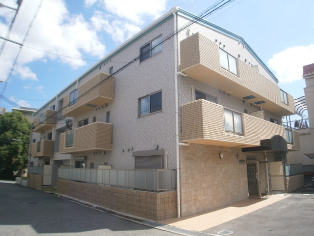 建物外観　平成２５年４月竣工の築浅マンション