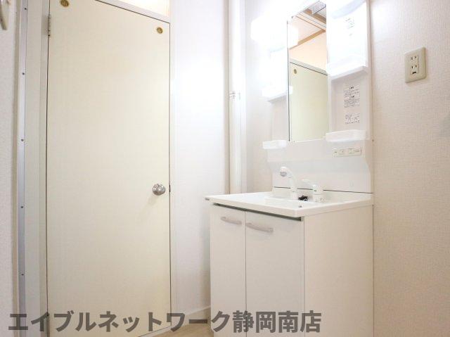 洗面設備　忙しい朝には欠かせない洗面所です