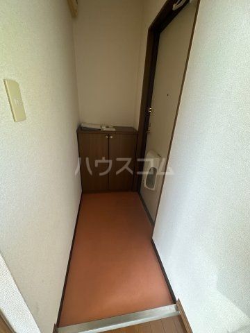 【掛川市細谷のマンションの玄関】