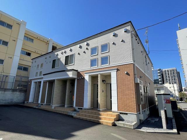 函館市本町のアパートの建物外観