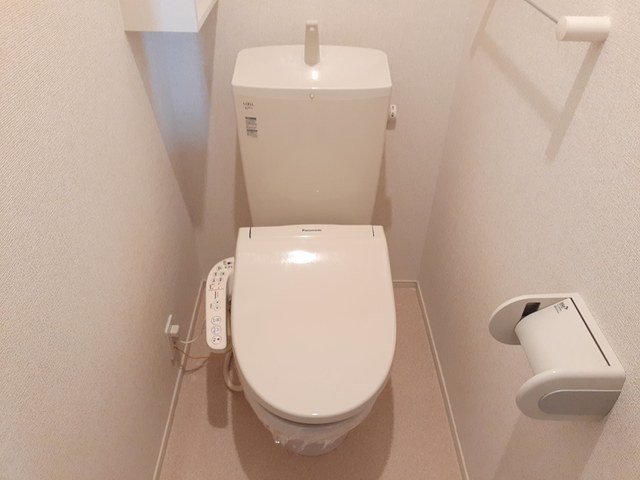 【筑西市新治のアパートのトイレ】