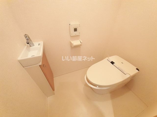 【葛城市柿本のアパートのトイレ】