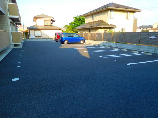 【Est Villageの駐車場】