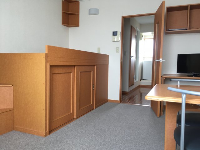 居室・リビング　家具・家電付き