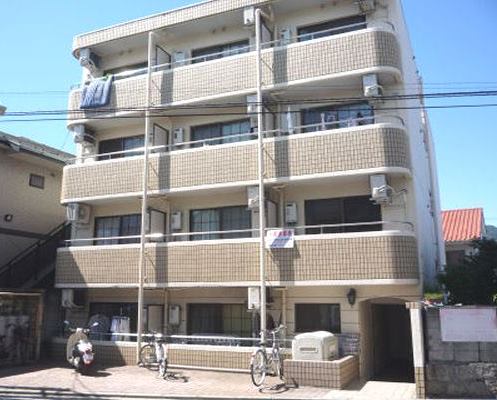 広島市安佐南区長束のマンションの建物外観