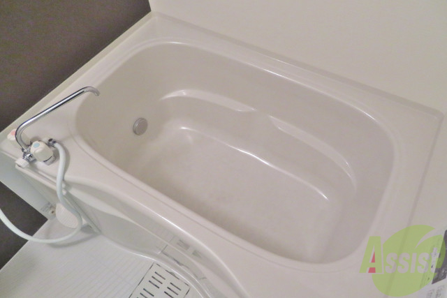 バス・シャワールーム　お風呂はゆったり浸かれる広さでした。疲れを取りましょう。