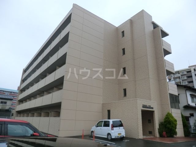 福岡市東区松田のマンションの建物外観