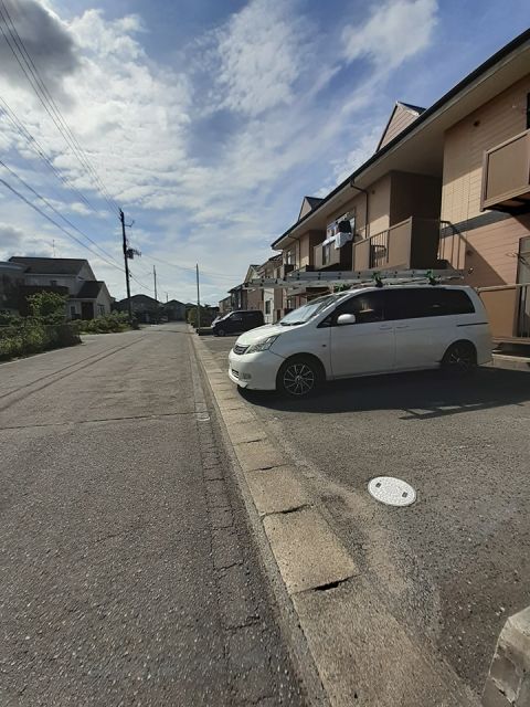 【新潟市西区みずき野のアパートの駐車場】