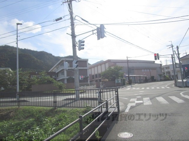 【グランディール・中野の小学校】