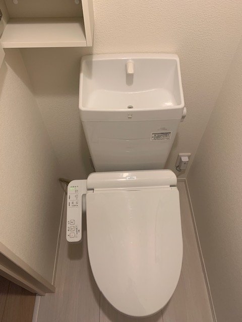 トイレ　温水洗浄便座付トイレ