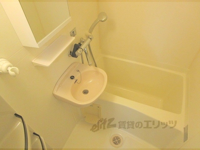 バス・シャワールーム　バス