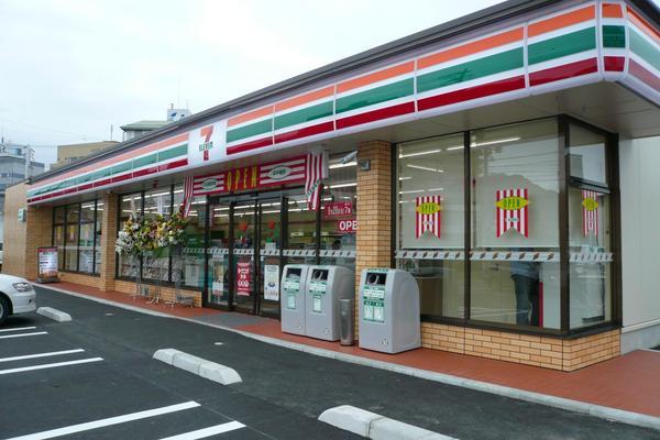 【エトランゼ東櫛原15のコンビニ】