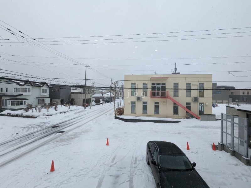 【札幌市厚別区厚別東三条のマンションの眺望】