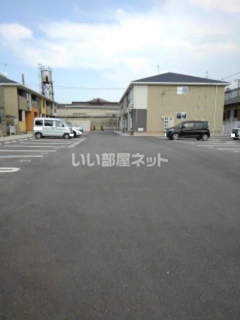 【新居浜市政枝町のアパートの駐車場】