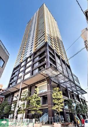 【荒川区西日暮里のマンションの建物外観】