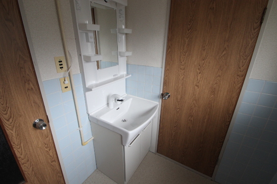 洗面設備　※別号室の写真です。