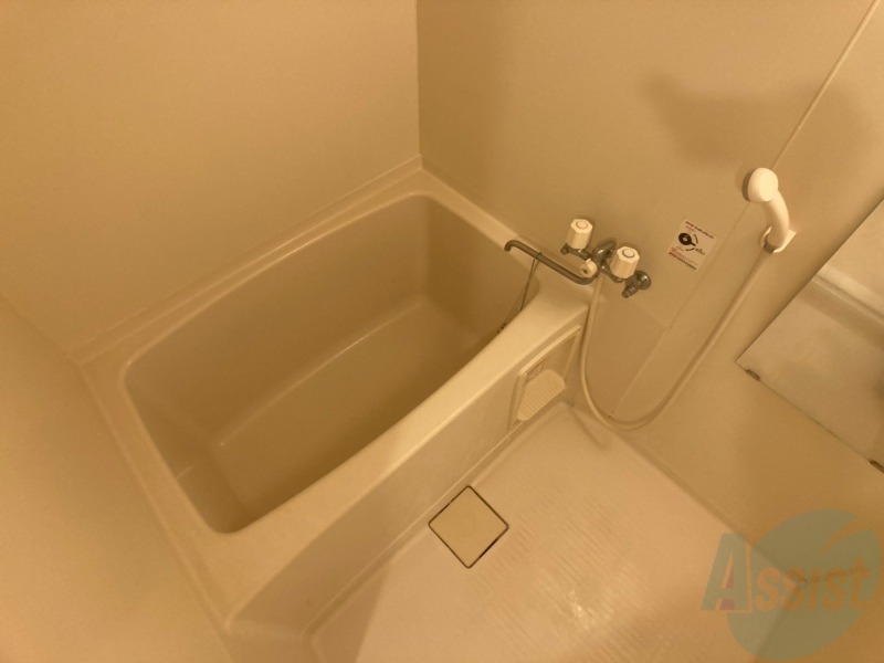 バス・シャワールーム　お風呂になります。一日の疲れを癒してくださいね。