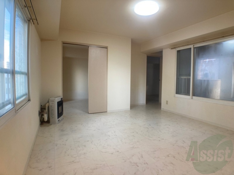 居室・リビング　広くてキレイなお部屋が広がっていて、充実した生活が送れそう。