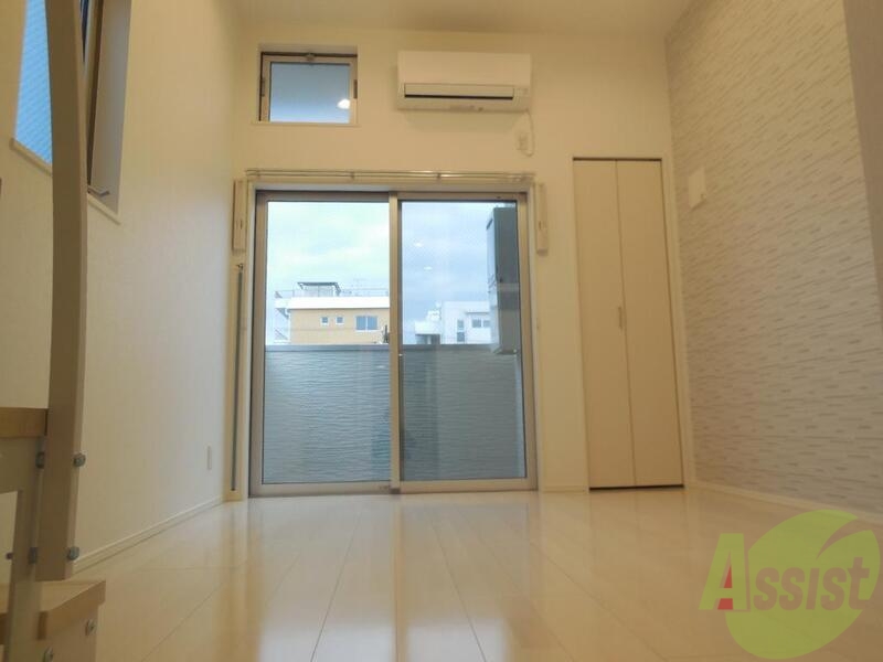 居室・リビング　明るいお部屋でゆったりとした生活を