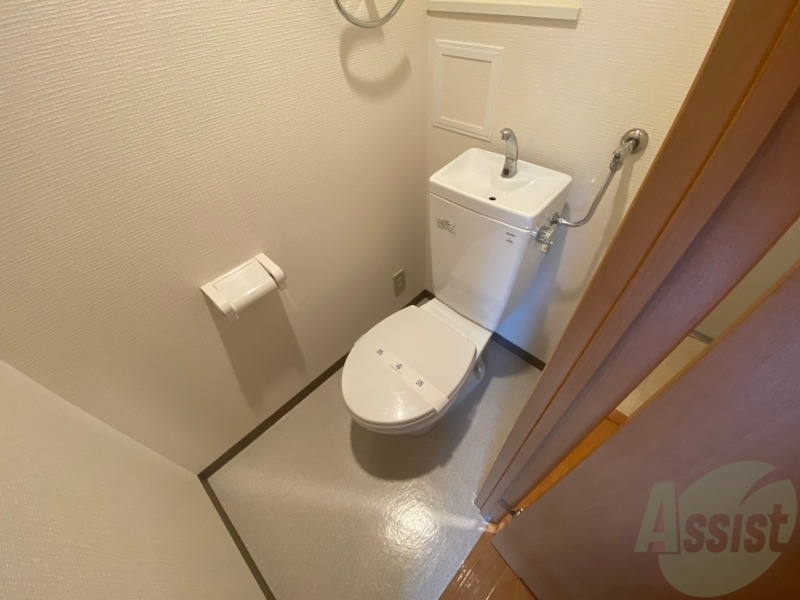 トイレ　こちらはトイレです。清潔感があり、安心して使用できます。
