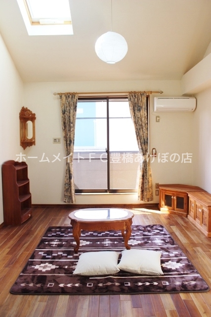 居室・リビング　同型別部屋写真