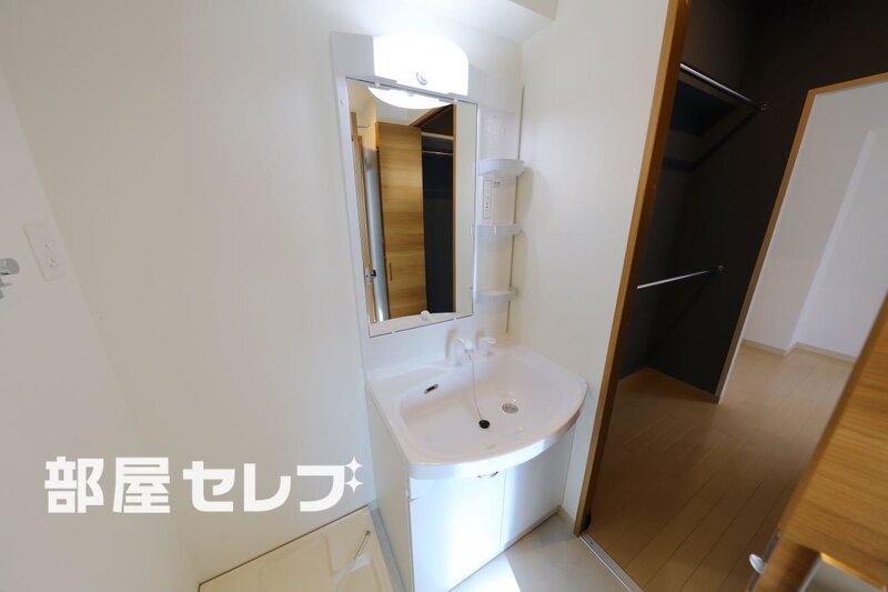 洗面設備　６０１号室写真