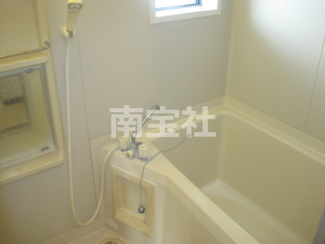 バス・シャワールーム　窓があって換気もばっちり