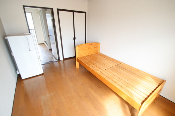 居室・リビング　※他号室の写真です