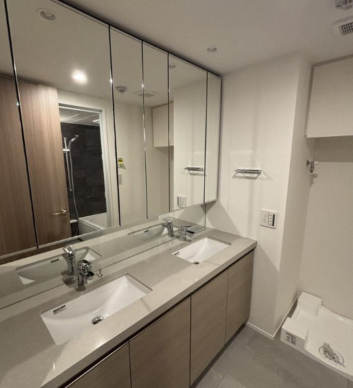 洗面設備　※別部屋の参考写真です。