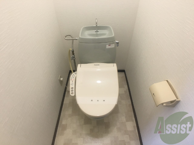 トイレ　ウォシュレットトイレなので快適に過ごせそうですね