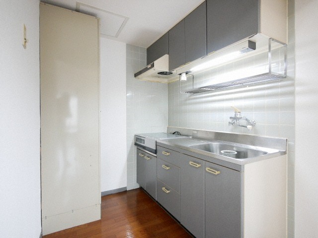 キッチン　独立システムキッチンは料理も掃除もしやすいです♪