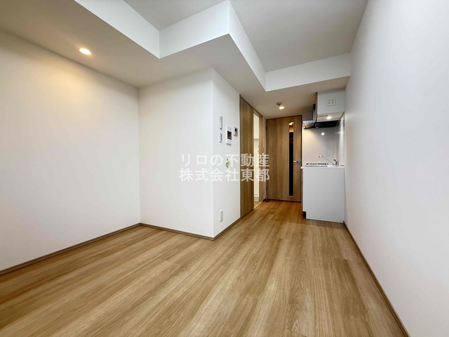 居室・リビング　ダイニングテーブルを置いたり自由にレイアウトできます☆