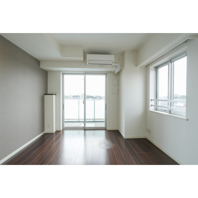 その他部屋・スペース　開放的な寝室です