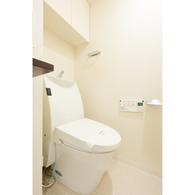 洗面設備　温水洗浄便座