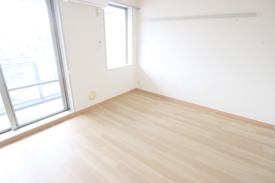 居室・リビング　※別号室の写真です