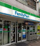 コンビニ　ファミリーマート四谷三丁目店（コンビニ）まで111m
