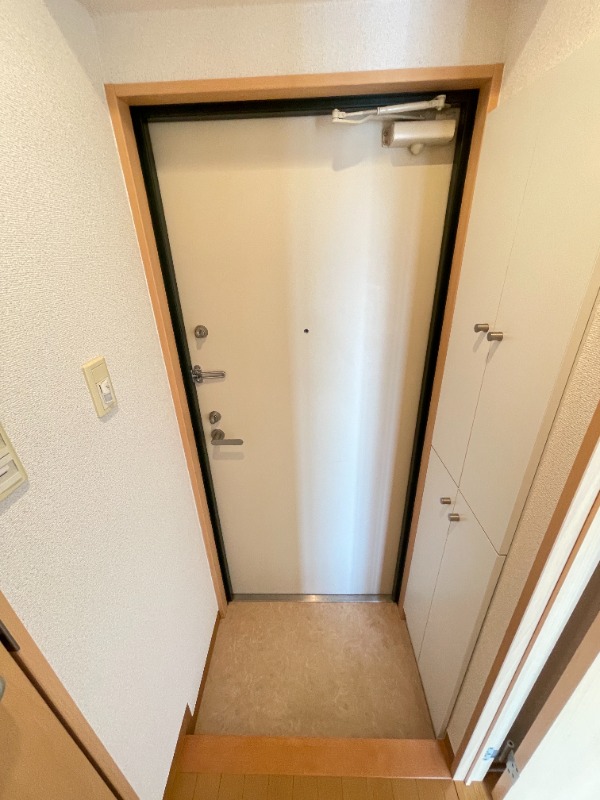 玄関　※別部屋参考写真