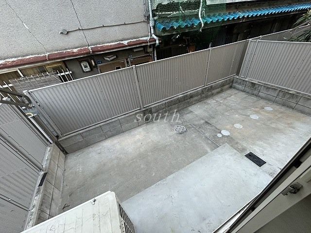 バルコニー　専用庭