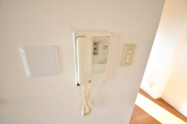 セキュリティ　オートロックもお部屋からあけることが可能です