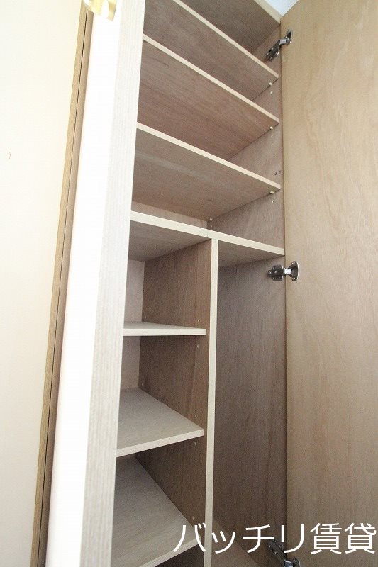 玄関　室内写真等は別号数の為、現状優先となります。