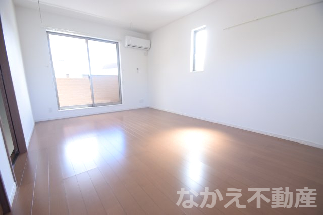 居室・リビング　こちらのリビングで趣味の時間をお楽しみください