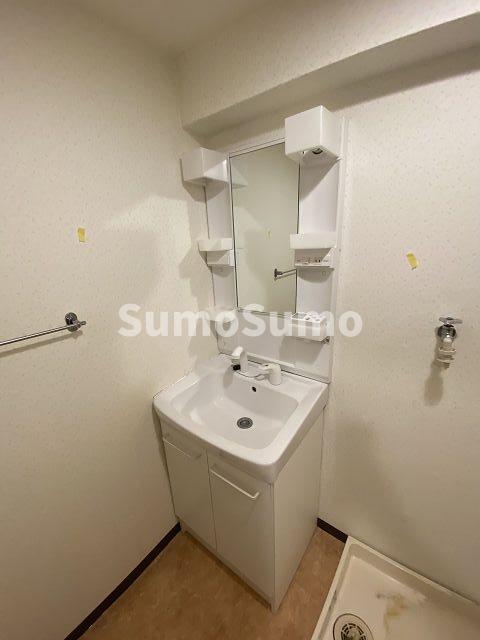 洗面設備　脱衣スペースもあります