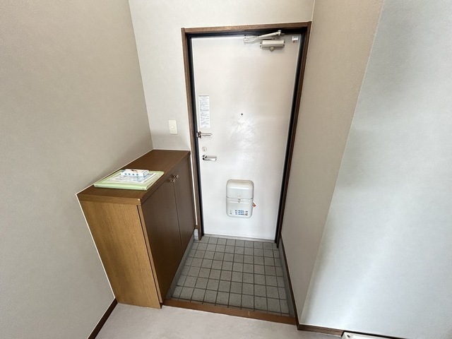 玄関　※別号室のお写真です