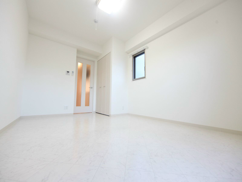 その他部屋・スペース　洋室8.2帖　クローゼット付（収納充実してます）