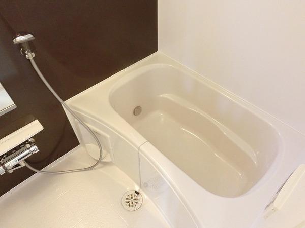 バス・シャワールーム　浴室乾燥機、追い焚き機能付きバス！