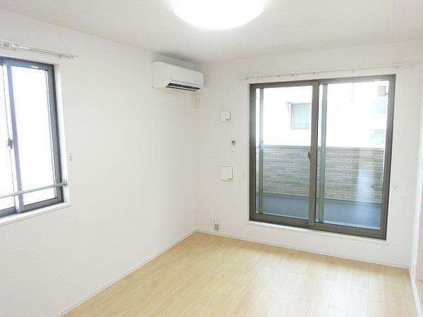 居室・リビング　明るい室内！