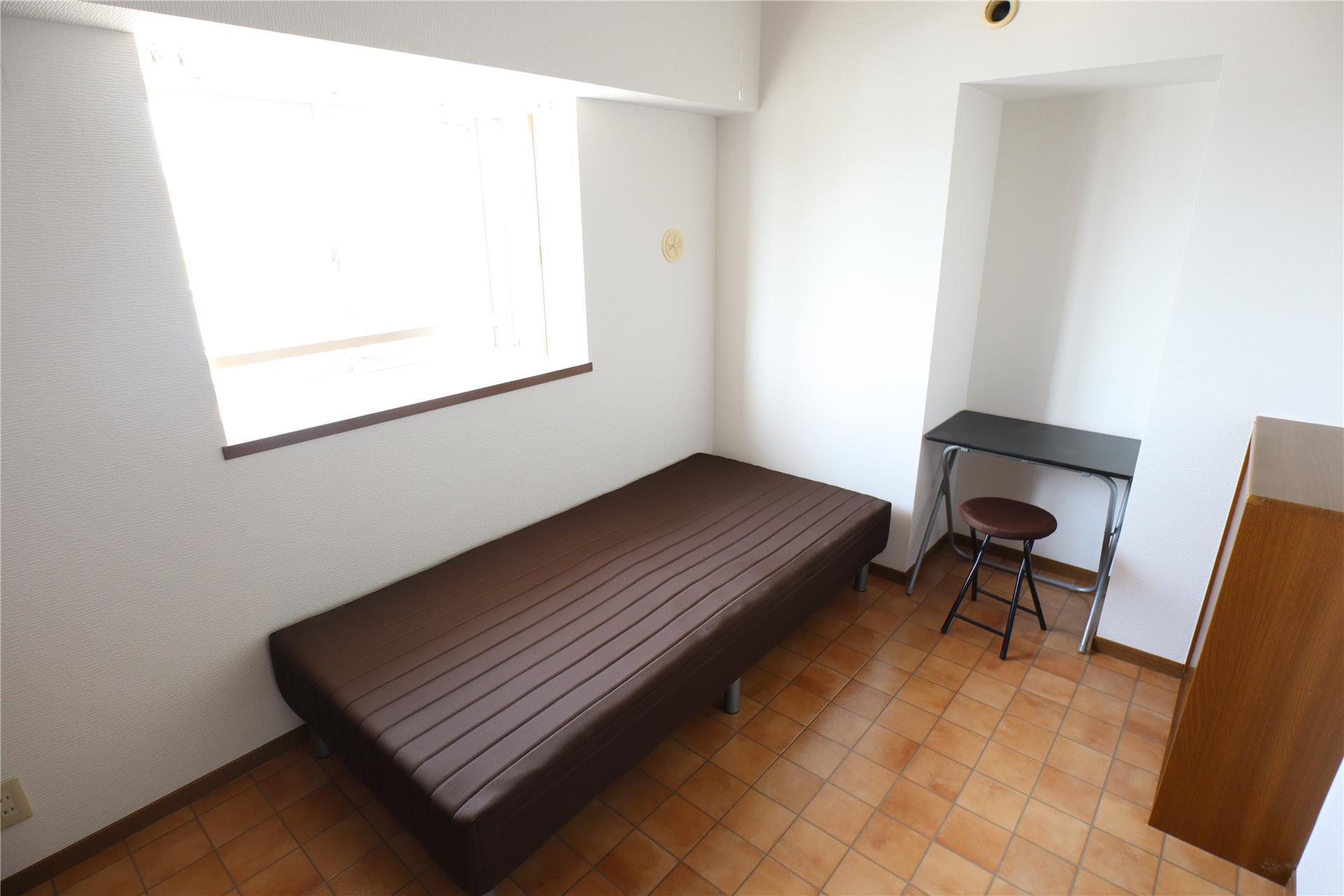 その他部屋・スペース　マットレス・机・椅子付（撤去可能）